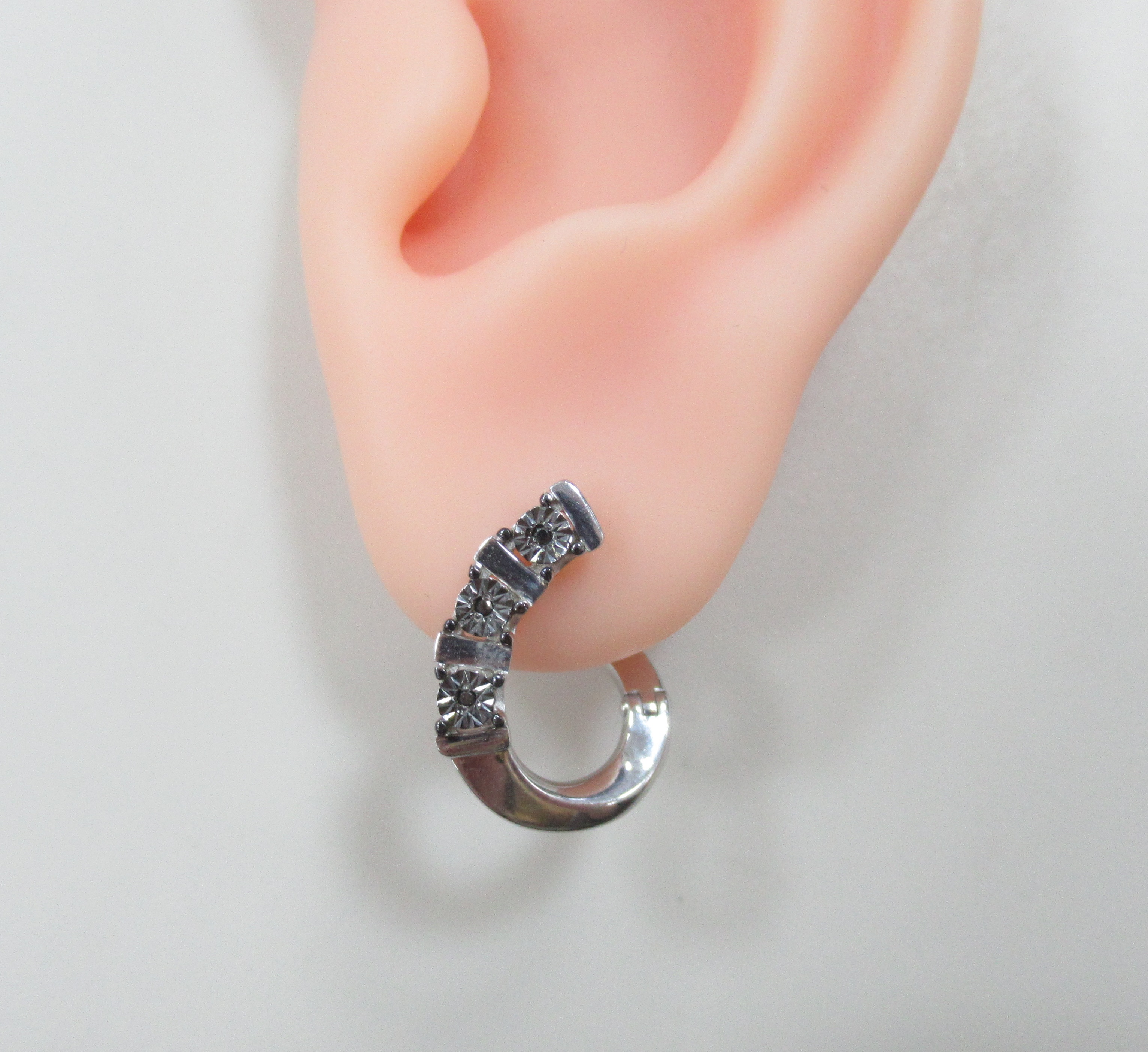 Серебряные серьги с черными бриллиантами